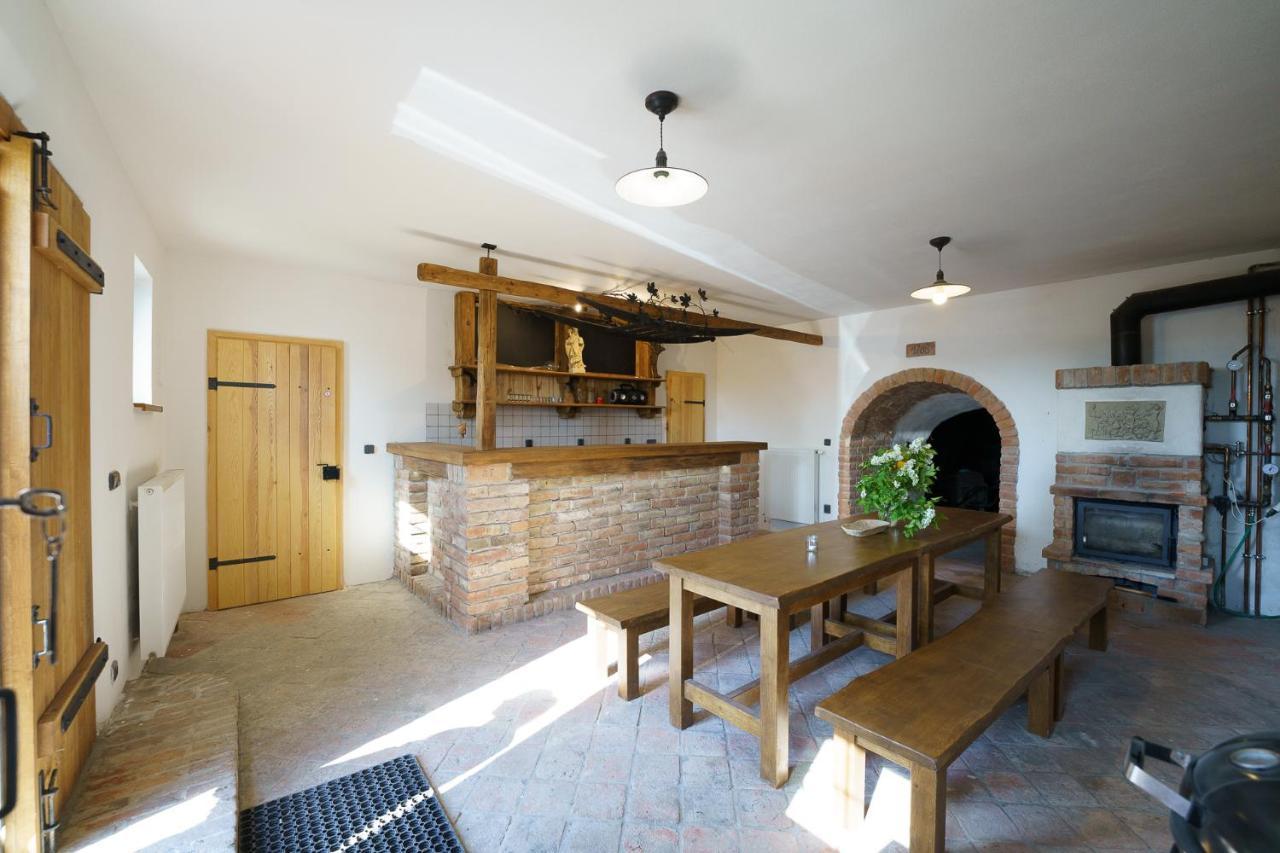 Apartmany Pausram Pouzdrany Exterior photo