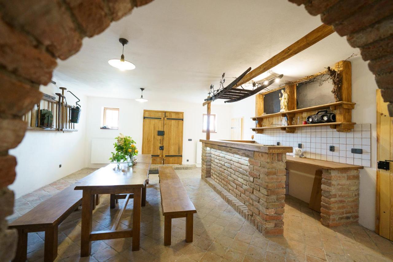 Apartmany Pausram Pouzdrany Exterior photo
