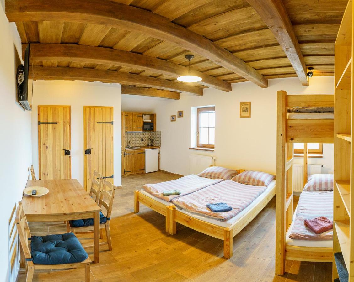Apartmany Pausram Pouzdrany Exterior photo